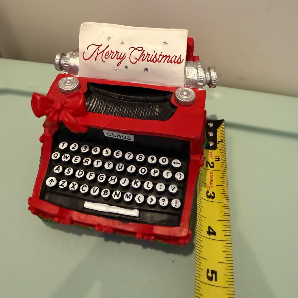 Festive Red “Merry Christmas” Typewriter Decor- NWT - Picture 5 of 6